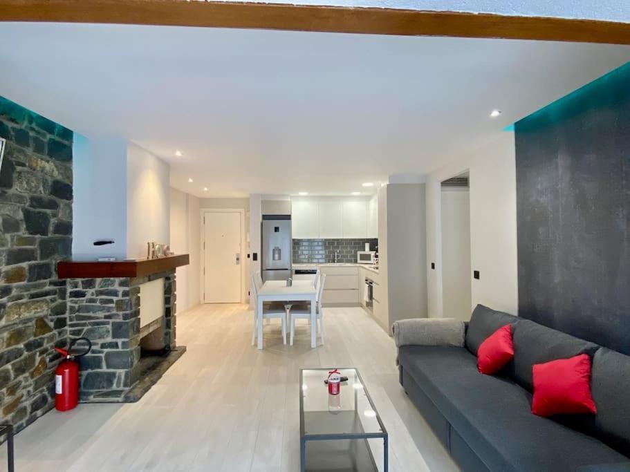 Prober Comapedrosa Apartment Аринсал Екстериор снимка